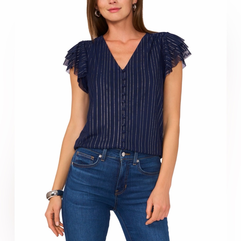 NWOT Vince Camuto Fluttter Sleeve Top Sz L